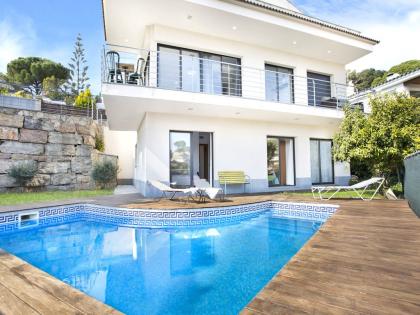 Traumurlaub 2026: Modernes Ferienhaus an der Costa Brava privater Pool mieten