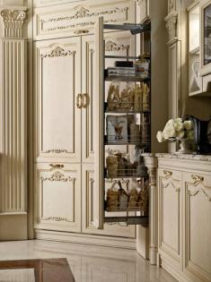 Italienische Küchen im Stil der 30er Jahre