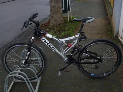 (107) 21 Gang LAKES 26 Zoll GABEL u SATTEL gefedert ALU - RAHMEN Rh 46