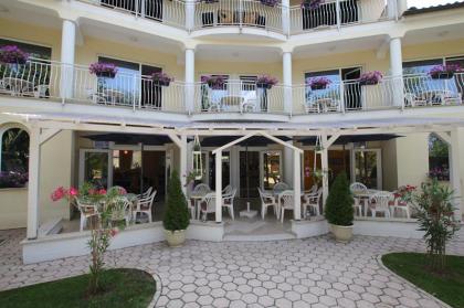 Villa Mala, Porec, Übernachtung mit Frühstücksbüffet,Pension mit Pool in Kroatie