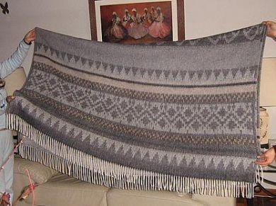 Dicke Wolldecke aus Alpakawolle verschiedene Designs