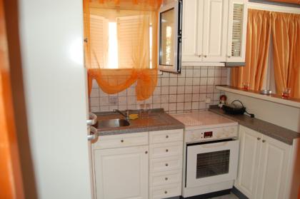 Schöne Wohnung,Veranda, Meerblick, 50m zum Strand, Ag Georgios Argirades, Korfu