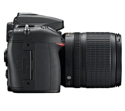 NIKON D7100 + Objektiv AF-S DX Nikkor 18-105 mm f/3.5-5.6G ED VR