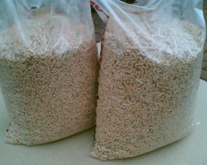 Holzpellets Holzpriketts Brennholz Kaminholz Anmachholz Holz Ofen Heizung 