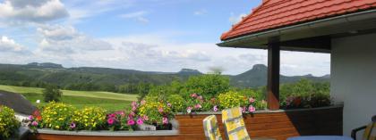 Ferienwohnungen mit Balkon in modernen ländl. Flair in der Sächsischen schweiz/ 