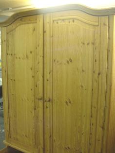 Geräumiger Weichholz - Kleiderschrank Dielenschrank Garderobe