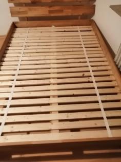 Bett Massiv Holz 140 x 200 cm Lattenrost
