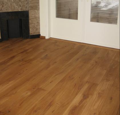 Eichenböden 100% massiv zu Bodenpreisen