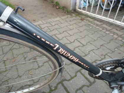 (153) 12 Gang 27 Zoll Rh 57 TRIUMPH mit neuer Bereifung + Schlauch hinten
