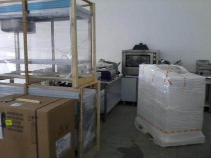 TISCH MIT UNTERSCHRANK MIT AUFKANTUNG 6/10