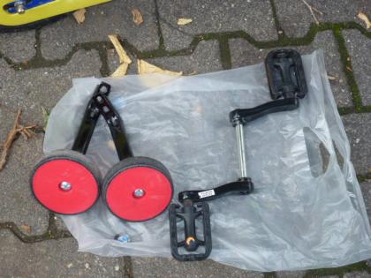 (159) 10 Zoll LAUFRAD (mit Pedalen und Stützrädern) und Rücktrittsbremse 