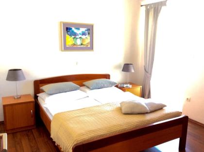 Insel Krk Kroatien, Apartment mit Pool, 150m vom Strand, Internet, Klima.... 