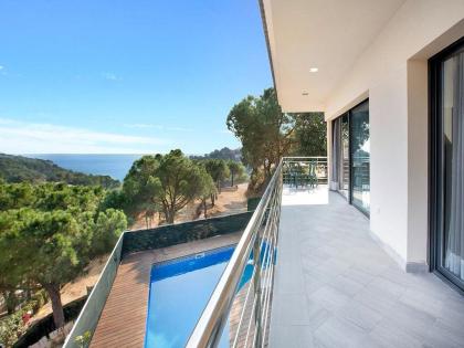 Traumurlaub 2026: Modernes Ferienhaus an der Costa Brava privater Pool mieten