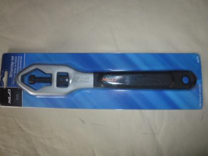 (91) XLC UNIVERSALSCHLÜSSEL für ZAHNKRANZABDREHN