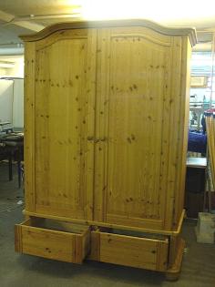 Geräumiger Weichholz - Kleiderschrank Dielenschrank Garderobe