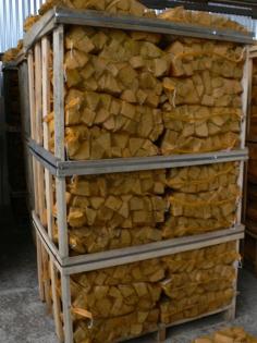 Kaminholz Brennholz trocken ofenfertig