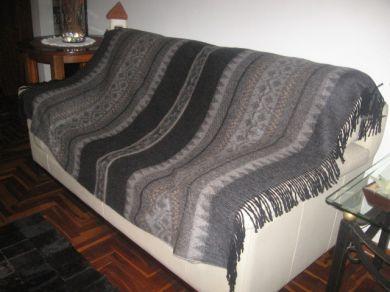 Dicke Wolldecke aus Alpakawolle verschiedene Designs