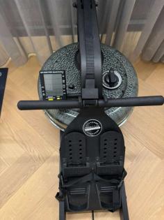 Neuwertiges Rudergerät von First Degree Fitness