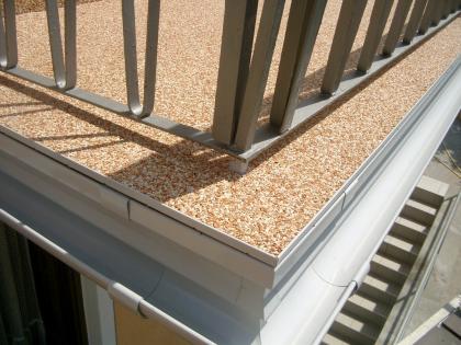 Steinteppich Kieselboden oder Gummiboden selber verarbeiten