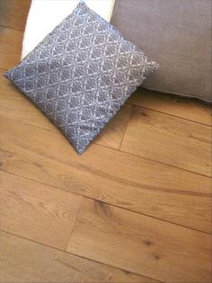 Eichenböden 100% massiv zu Bodenpreisen