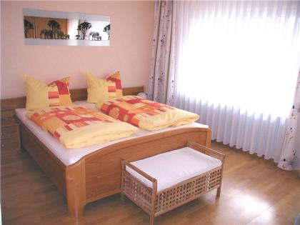 2 ZKB WC,Nichtraucher-Ferienwohnung,möbliert, längerfristig 