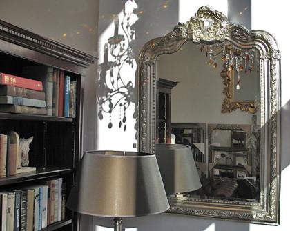 Klassischer Barockspiegel mit Bekrönung in drei Größen mit silbernem oder golden