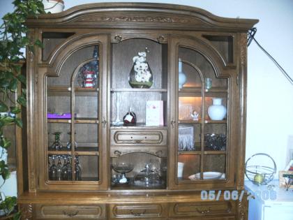 Esszimmerschrank u.v.m.