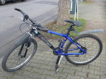 (174) 21 Gang LAKES 26 Gabel gefedert Rh 42 auch als Jugendfahrrad geeignet