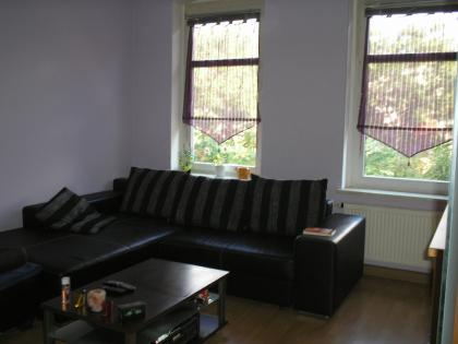 3 Zi-Whg,2.Stock ,EBK,450 €+Strom und Gas,Sat,Hof/Garten,ab 1.04.2021