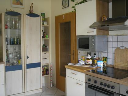 3 Zi-Whg,2.Stock ,EBK,450 €+Strom und Gas,Sat,Hof/Garten,ab 1.04.2021