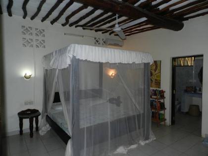 Kenia Safaris und Badeurlaub in Diani Beach