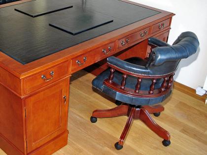 Englische Büromöbel, Typical English Hand Made English Furniture