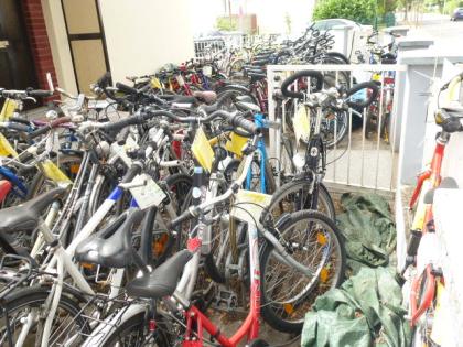 (129) 27 Gang CYCO 28 Zoll Rh 50 Nabendynamo gefedert