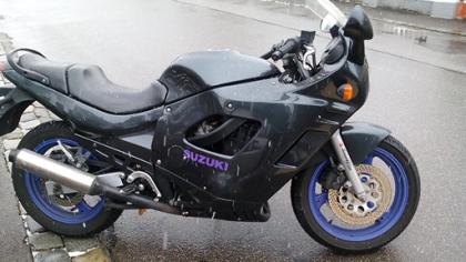 Motorrad SUZUKI (J) 600cm² Top zustand