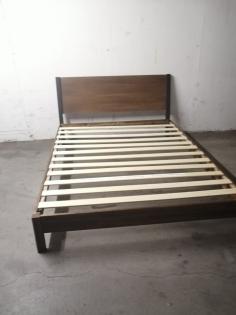 Bett Voll Holz Farbe Braun 160 x 200 cm mit Lattenrost