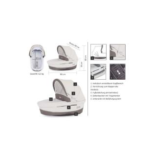 Edel: Kinderwagen im Retro-Look mit großen Speichenrädern und Kunstleder