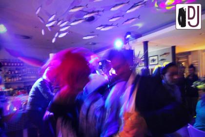 DJ Service Hamburg für Hochzeiten, Firmenfeiern, Bälle, Abschlussfeiern, Messen 