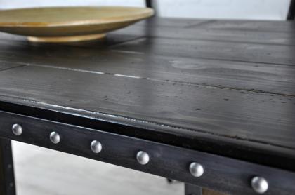 ESSTISCH im INDUSTRIEDESIGN – Massivholz, Shabby Tisch Stahltisch Säulentisch