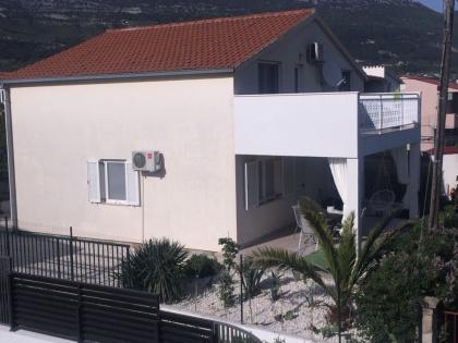 Villa Dalmatia mit Pool,Grill,Whierpool, 8 Personen.