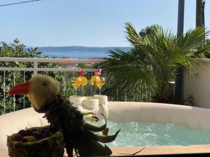 Villa Dalmatia mit Pool,Grill,Whierpool, 8 Personen.