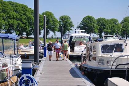 Mobilheim Mieten am Wasser in Holland ( nahe Arnheim ) mit Jachthafen !