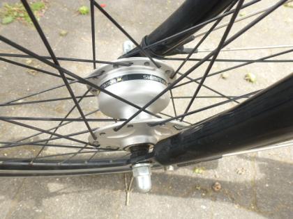 (129) 27 Gang CYCO 28 Zoll Rh 50 Nabendynamo gefedert