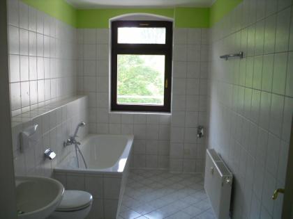 Hübsch und Zentral gelegen 2 Räume mit Abstellraum und Balkon