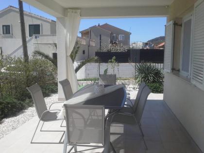 Villa Dalmatia mit Pool,Grill,Whierpool, 8 Personen.