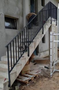 AußenTreppen, Metalltreppen aus Polen zum Garten, zur Terasse, Schmiedeeisenzaun