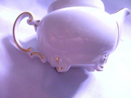 Entzückendes Porzellankännchen