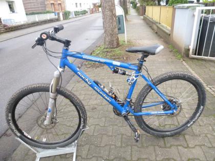 (11) 27 Gang 26 Zoll Rh 48 sehr leicht Gabel u Sattel gefedert