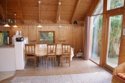 Ostsee-Ferienhaus Ipern mit 2 Terrassen und großem Garten