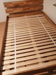 Bett Massiv Holz 140 x 200 cm Lattenrost