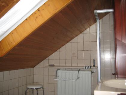 Zimmer möbl. DG 3. Stock, Leidersbach b. Aschaffenburg, frei ab 01.08.2021